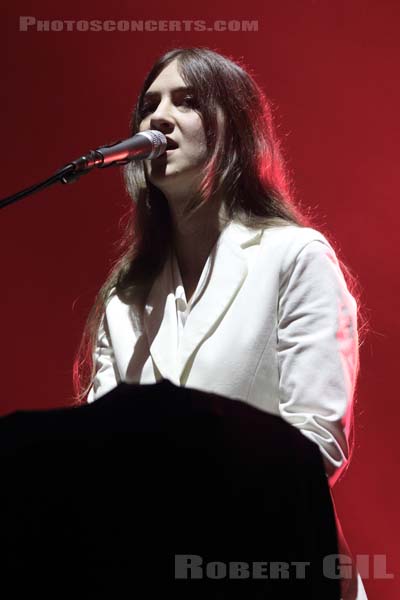 WEYES BLOOD - 2019-11-01 - PARIS - Grande Halle de La Villette - Nef - Natalie Mering